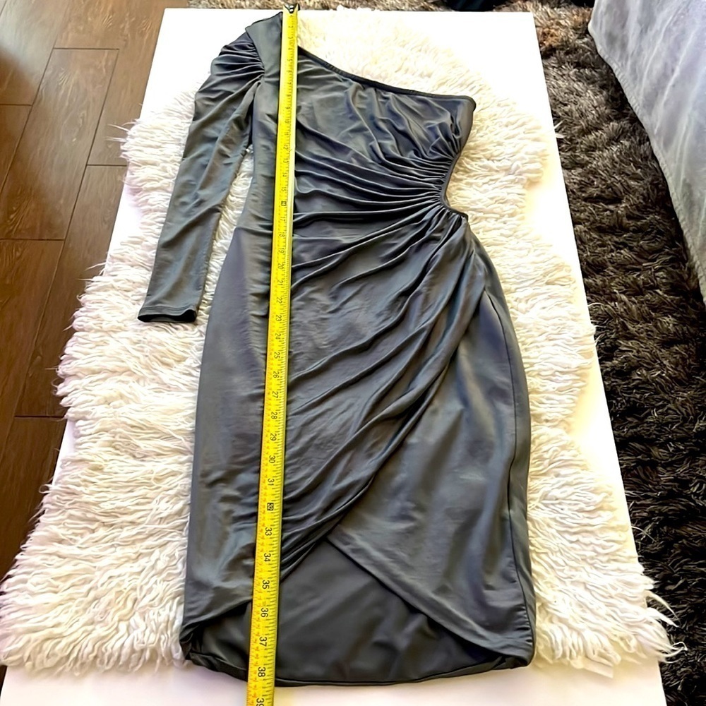 Kardashians by Bebe Famous Side Cutout 1 Sleeve Dress! Perfect 4 Date Night!π - Picture 5 of 10